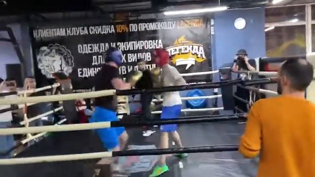 Исаев Азиз любительский бой