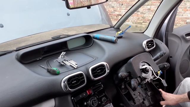 Citroen C3 Picasso indicator switches & steering column stalk removal смотреть онлайн