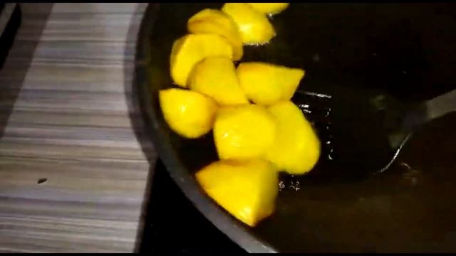 ВКУСНО ГОТОВИТЬ. ЖАРИНАЯ КАРТОШКА С ОВОЩАМИ. смотреть онлайн