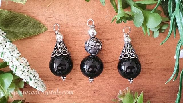 Black onyx benefits, crystal healing properties and its uses in Feng Shui. Stone of Strength. смотреть онлайн