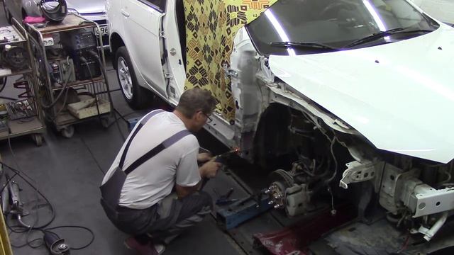 Кузовной ремонт. Мицубиси Лансер, сделали порог. Body repair. смотреть онлайн