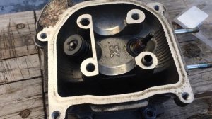 Замена сальников клапанов скутер 4т gy6 139 qmb инструмент для рассухаривания клапана.