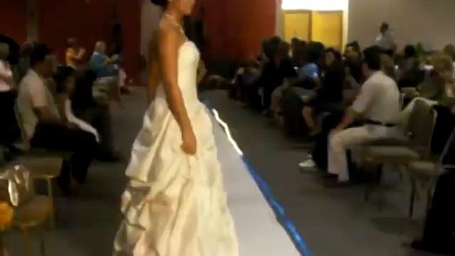 Adria Kim Barros- Fashion Show 3 смотреть онлайн