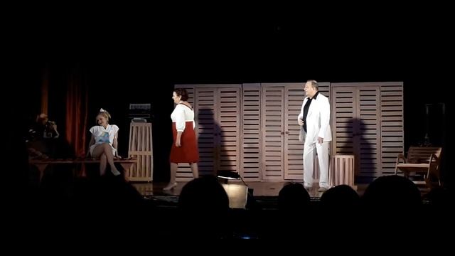 Музыкальная комедия "Не верь глазам своим" , фрагмент спектакля смотреть онлайн