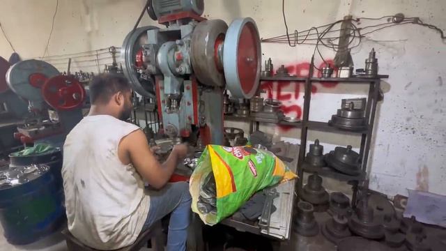 Процесс производства пищевых канистр производится на заводе в массовом производстве смотреть онлайн