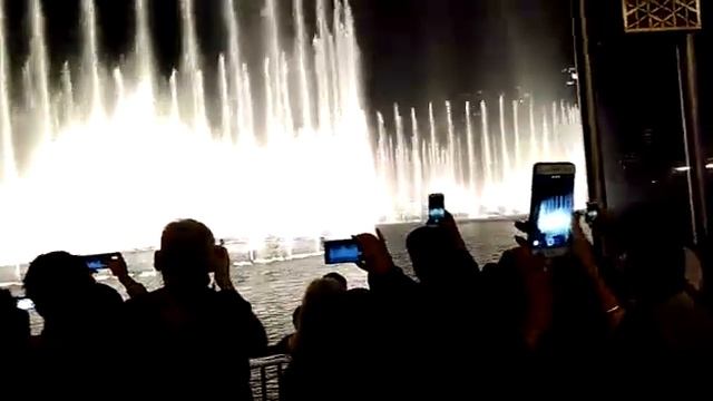 Burj Khalifa fountain show... Dubai mall смотреть онлайн