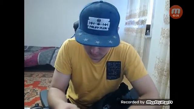 Азаму дали подарок от Garena free fire смотреть онлайн