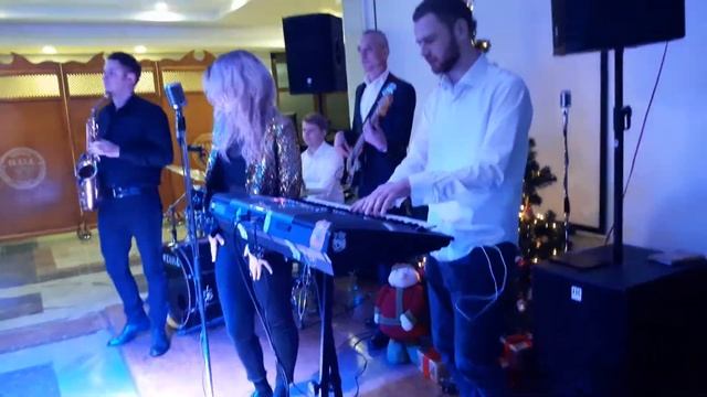 Музыка в Fish&Meat Hall Симферополь смотреть онлайн