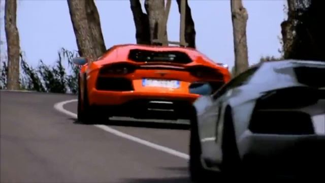 Lamborghini Aventador Vs Ferrari F12 Berlinetta