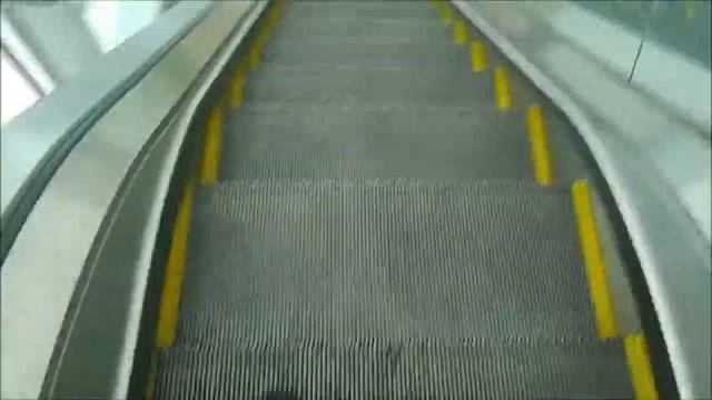 Mitsubishi Escalators at Penang International Airport, Penang (ES 6&7) смотреть онлайн