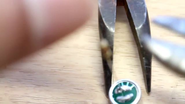 How to solder electret microphone- www.buildcircuit.com смотреть онлайн