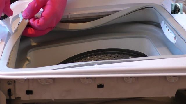 Стиральная машина Indesit Witl 106.Замена манжеты люка. смотреть онлайн