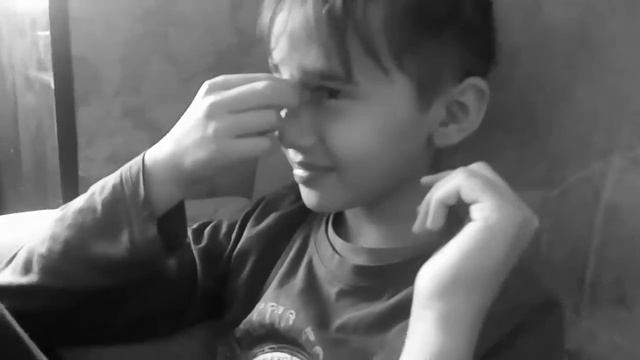БОМЖИК ТИВИ УПАЛ С 9 ЭТАЖА смотреть онлайн