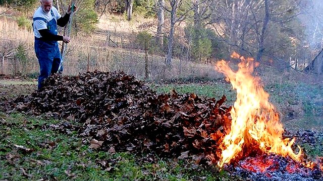 Михаил Боярский - "Листья жгут" смотреть онлайн