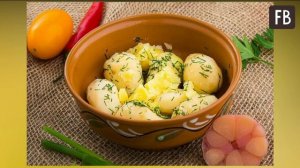Картошка станет еще вкуснее, если вы добавите при варке один ингредиент