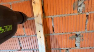 КАК и ЧЕМ крепить брус к блоку и кирпичу.