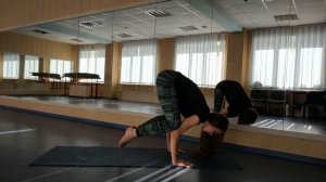 Учимся стойке на руках - бакасана