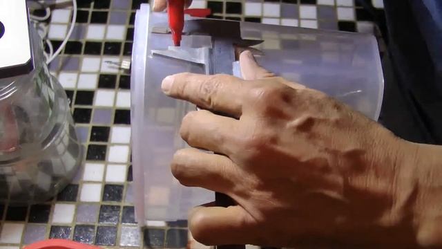 КАК СДЕЛАТЬ КОРМУШКУ для синичек смотреть онлайн