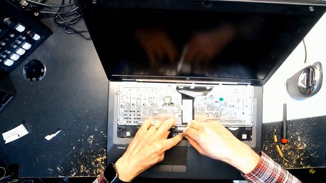 HP EliteBook 8760W 8770W 87xx Laptop Keyboard Replacement Guide Tutorial смотреть онлайн
