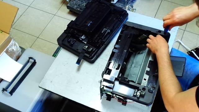 HP LaserJet Pro MFP M125a Разбираем (трещит) Проглотил ручку смотреть онлайн