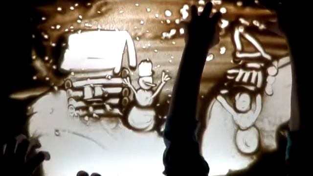 Дети рисуют песком Новый Год смотреть онлайн
