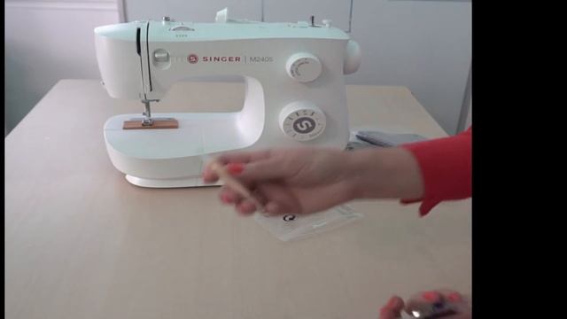 Ce găsești în cutie atunci când cumperi o mașină de cusut. смотреть онлайн