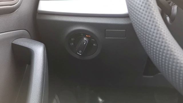 Новый Шкода Рапид Стайл, обзор максимальной комплектации Style с доп. опциями New Skoda Rapid Style смотреть онлайн