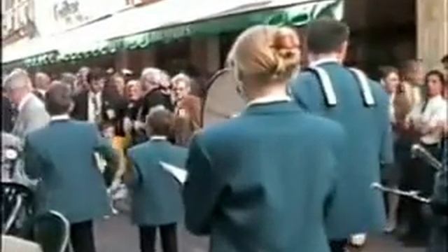 BRUSSELS BELGIUM / Manneken Pis / Old Town / Bruxelles Belgique  (1997)