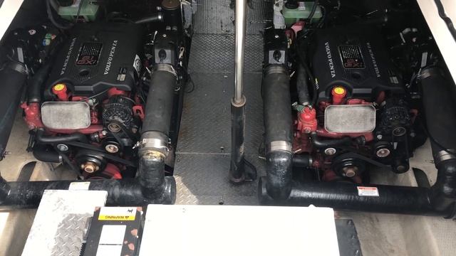 Volvo Penta 8 1 at Idle смотреть онлайн