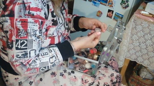 разбираю блёстки и гель лак и косметику смотреть онлайн