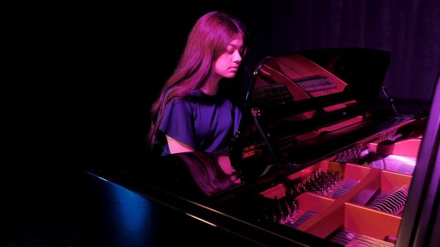 György Ligeti - Étude 5: Arc-en-ciel; Mina McKenzie, solo piano смотреть онлайн