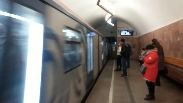 81-765/766/767 Москва На станции Баррикадная смотреть онлайн