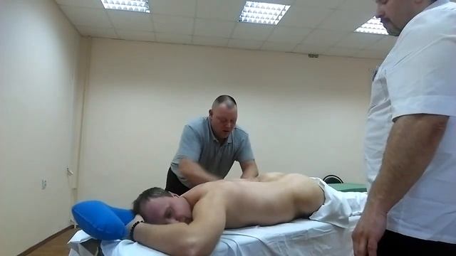 Как делать мануальный массаж спины? Часть - 2 смотреть онлайн