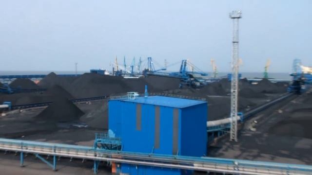 Порт Усть-Луга с высоты птичьего полета смотреть онлайн