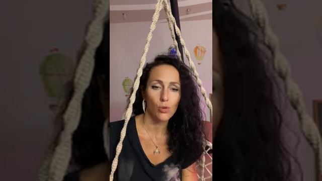 Какой "должна быть женщина" чтобы стать счастливой и чего она точно НЕ ДОЛЖНА смотреть онлайн