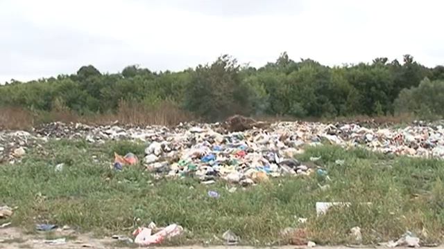 Коммунальщики Кореневского района устроили несанкционированную свалку смотреть онлайн