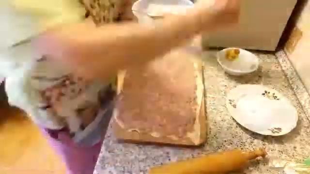 Ленивые пельмени, на овощной подушке. смотреть онлайн