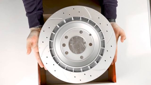 Задние перфорированные тормозные диски POWERSTOP Evolution с насечками Артикул: EBR1068 смотреть онлайн