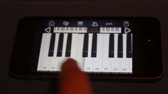 Happy Birthday tune : iPhone Piano смотреть онлайн