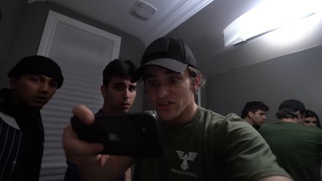 when you see this horde of Zombies outside your house, Lock your doors and RUN!! (Zombie Army) смотреть онлайн