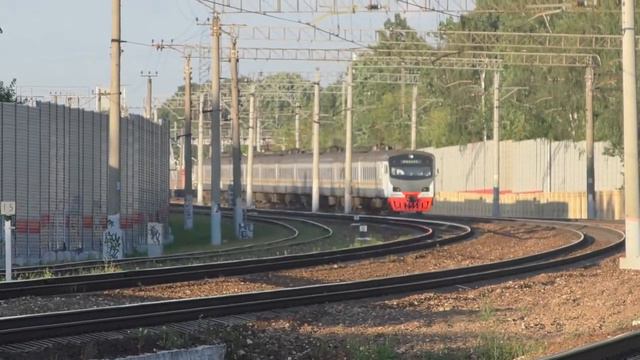 ЭП20-069, ЭД4МКу-0151 и 0153, ЭШ2-010 и ЭД4МКМ-АЭРО-007, а также ЭП2Д РЭКС и другие :))) смотреть онлайн