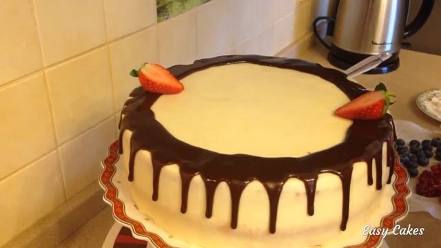 Как сделать шоколадные подтеки и ягодный венок на торте. Простой способ сделать потеки на торте. смотреть онлайн