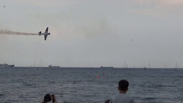 Red Bull AIR RACE Gdynia 2014 - Michael Goulian - Ameryka Kamera Sony HDR-CX 330 Handycam смотреть онлайн