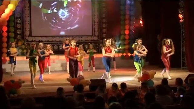 ТАНЕЦ НА ПЕСНЮ "АВГУСТИН" смотреть онлайн