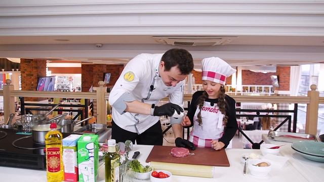 Кулинарное шоу с Богданой Резник - Готовим Свинину "Сан-Ремо" смотреть онлайн