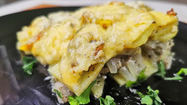 КАРТОШКА С КУРИЦЕЙ И ГРИБАМИ В СЛИВКАХ