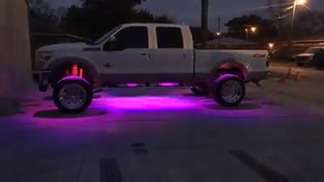 Customer Vehicle with Oracle Lights смотреть онлайн