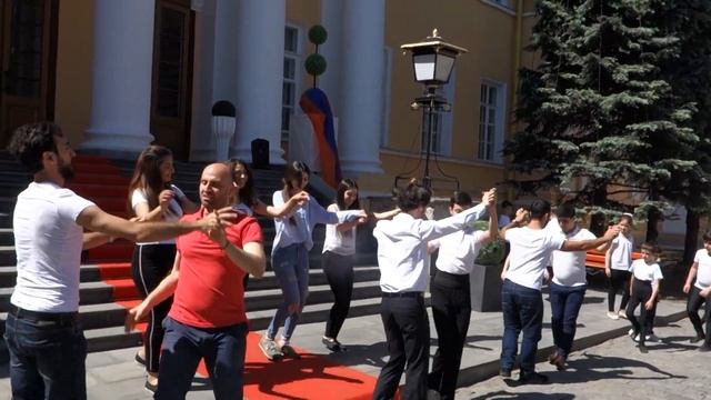 Россия - Москва - Кочари Քոչարի («Ari Pari Qochari») смотреть онлайн