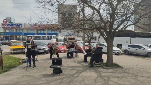 Крым.Евпатория.Песня Ю.Антонова от уличных музыкантов смотреть онлайн