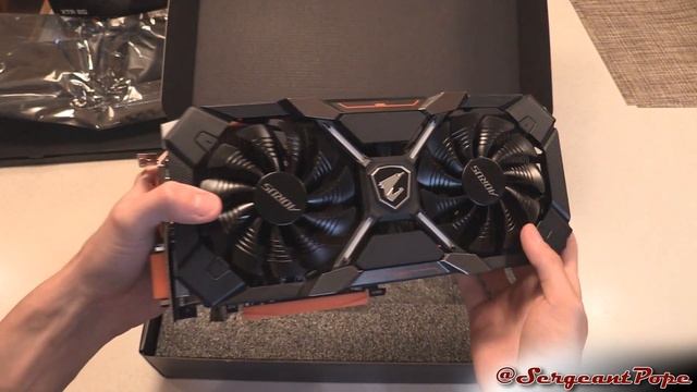 Gigabyte Aorus Radeon RX 580 graphics card unboxing смотреть онлайн